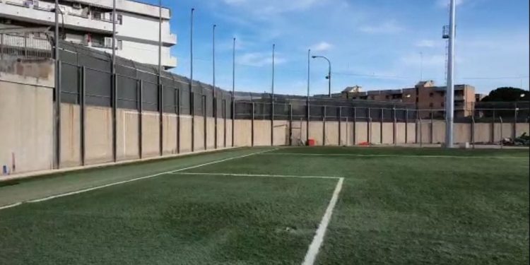 D’Eri, la denuncia: “Campo B trasformato in campo da Rugby”