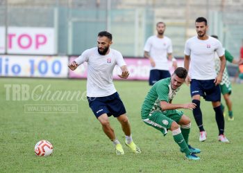 Taranto, rescissione con Marian Galdean