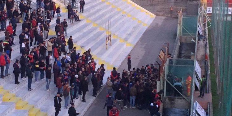 Taranto, dura contestazione dopo la sconfitta contro la Nocerina