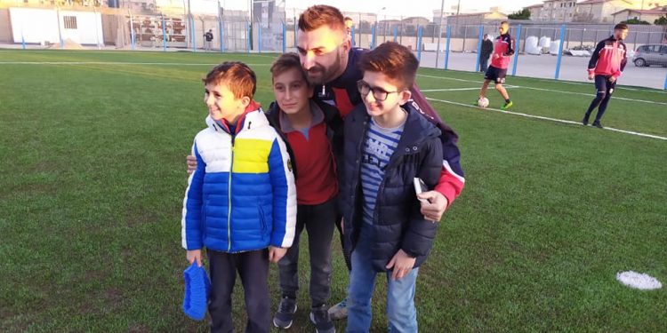 Taranto, ripresa con la visita dei tifosi “fuori sede”: la fotogallery