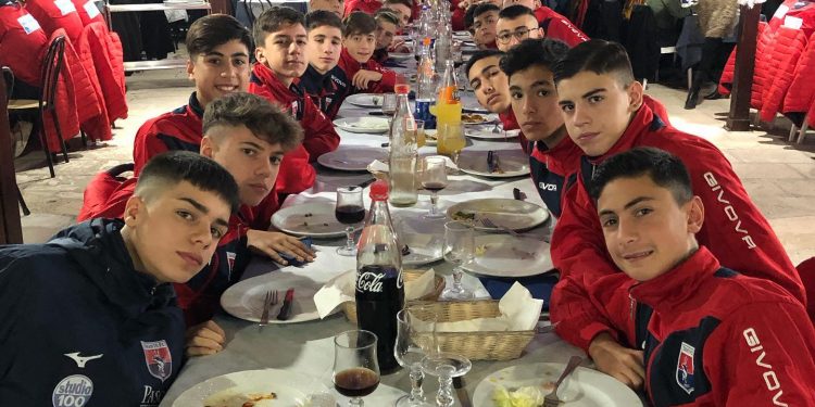 Taranto, cena natalizia per il settore giovanile. La fotogallery