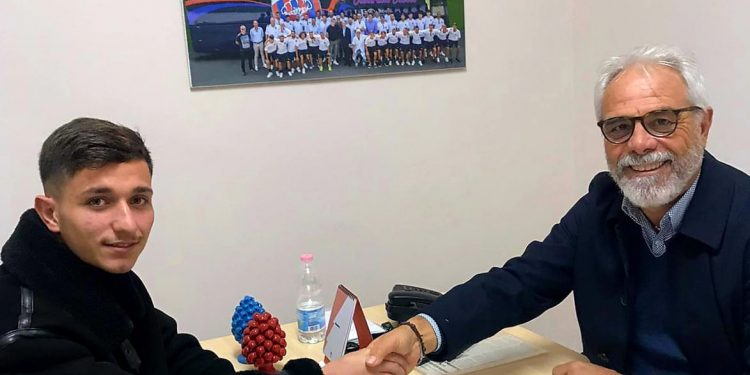 Casarano, tesserato il centrocampista Antonio Atteo