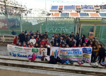 Taranto, un gruppo di bambini ospiti allo Iacovone