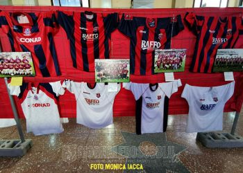 Taranto, quinta mostra di cimeli e maglie: la fotogallery