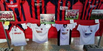 Taranto, quinta mostra di cimeli e maglie: la fotogallery