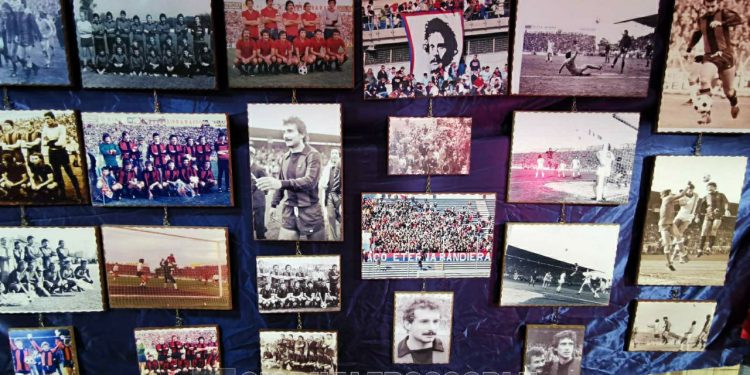 Taranto, quinta mostra di cimeli e maglie: la fotogallery