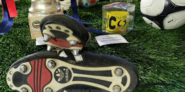 Taranto, quinta mostra di cimeli e maglie: la fotogallery