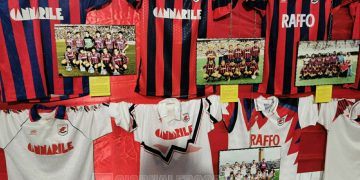 Taranto, quinta mostra di cimeli e maglie: la fotogallery