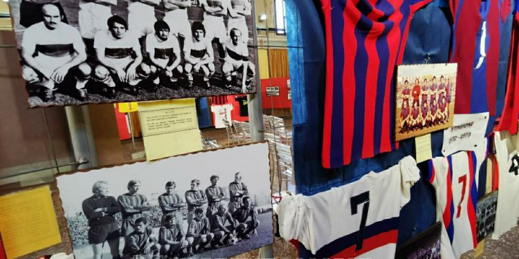 Taranto, quinta mostra di cimeli e maglie: la fotogallery