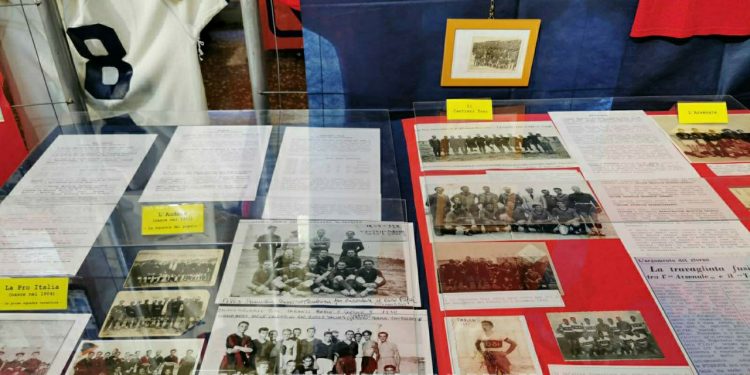 Taranto, quinta mostra di cimeli e maglie: la fotogallery