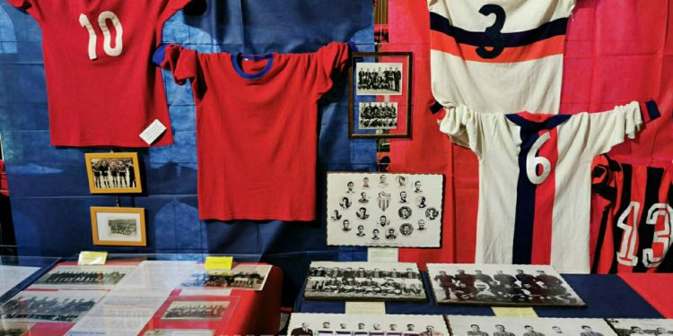 Taranto, quinta mostra di cimeli e maglie: la fotogallery