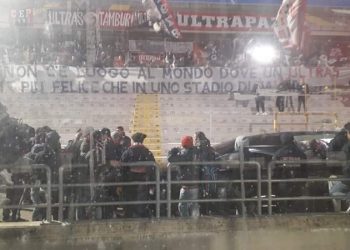 Taranto, folto numero di tifosi rossoblu per l’ultimo saluto a “Gioppino”