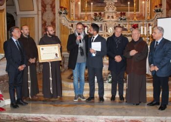 Emozioni per il “miglior presepista” Padre Rosario. Premio Monsignor Grottoli a Matteo Schinaia