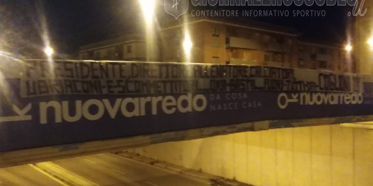Taranto, un altro striscione per rimarcare la contestazione