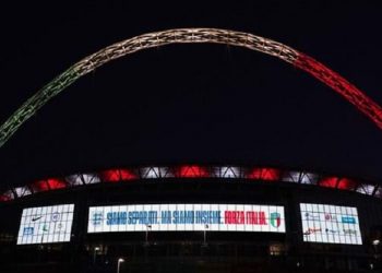 L’arco di Wembley illuminato con il tricolore. Gravina: “Grazie alla Federazione inglese”