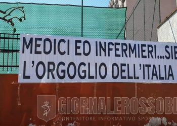 Taranto, gli ultras rossoblu sostengono medici e infermieri