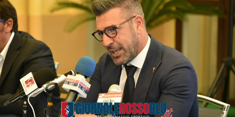 Taranto, conferenza stampa di presentazione per Montervino e Laterza (LA FOTOGALLERY)