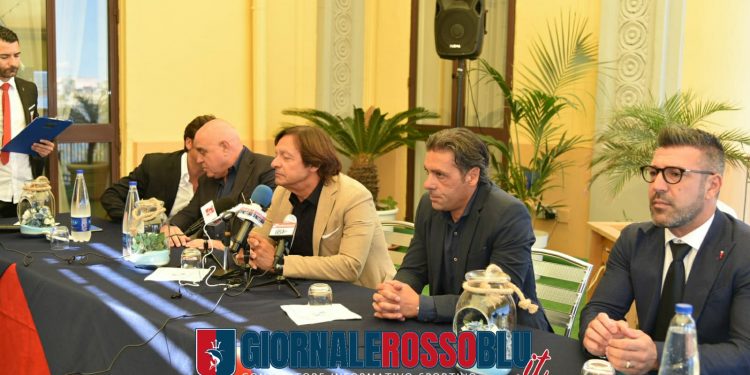 Taranto, conferenza stampa di presentazione per Montervino e Laterza (LA FOTOGALLERY)