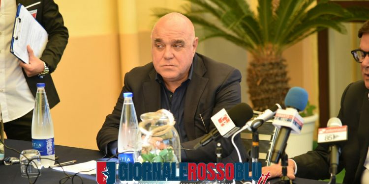 Taranto, conferenza stampa di presentazione per Montervino e Laterza (LA FOTOGALLERY)