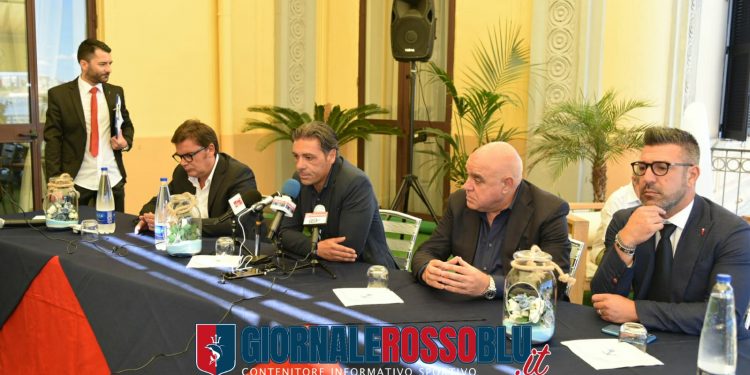 Taranto, conferenza stampa di presentazione per Montervino e Laterza (LA FOTOGALLERY)