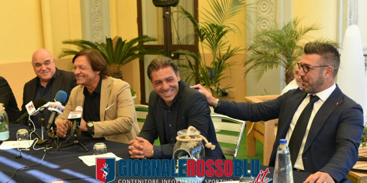 Taranto, conferenza stampa di presentazione per Montervino e Laterza (LA FOTOGALLERY)