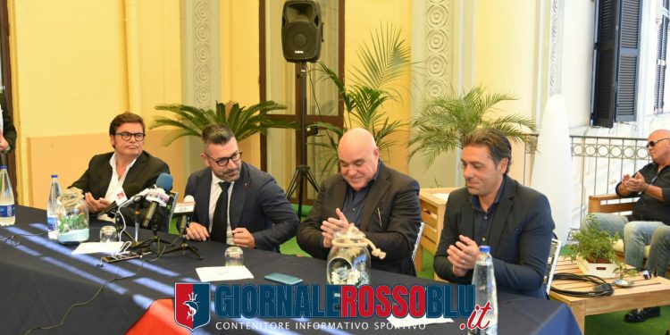 Taranto, conferenza stampa di presentazione per Montervino e Laterza (LA FOTOGALLERY)