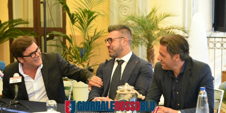Taranto, conferenza stampa di presentazione per Montervino e Laterza (LA FOTOGALLERY)