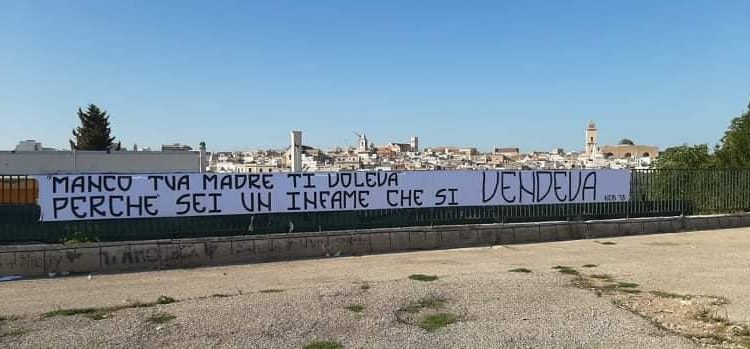 Bitonto, i tifosi si scagliano contro i calciatori coinvolti nella combine