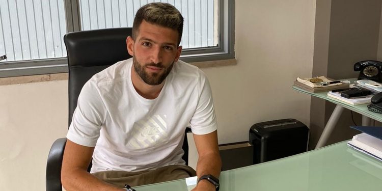 Taranto, ufficiale la firma di Luigi Falcone