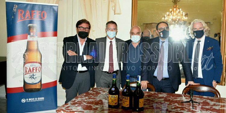 Taranto, presentazione media partner e sponsor (la fotogallery)