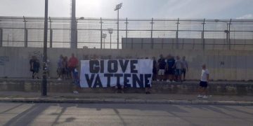 Taranto, contestazione fuori dallo Iacovone B