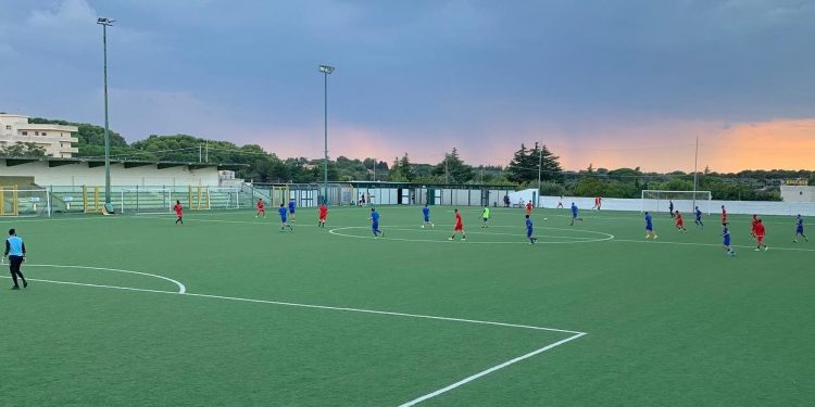 Festival del gol nell’amichevole tra Spartan Boys e Noci Azzurri: 4-4!