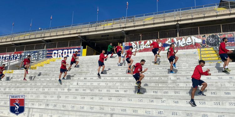 Taranto, lavoro sodo sui gradoni dello Iacovone