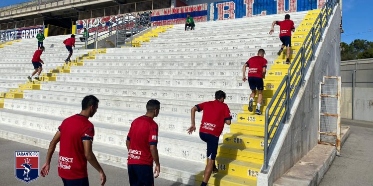 Taranto, lavoro sodo sui gradoni dello Iacovone