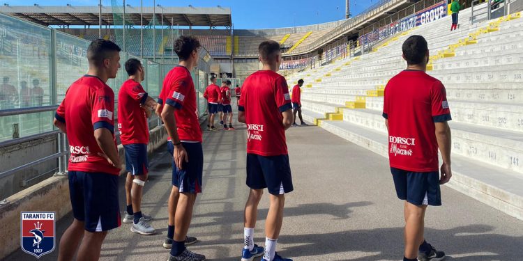 Taranto, lavoro sodo sui gradoni dello Iacovone