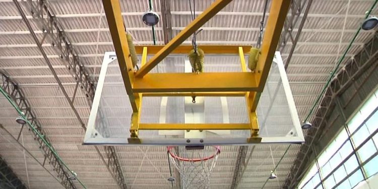 Melucci: «Oggi restituiamo un pezzo di storia della città, superiamo la pandemia e potremo goderci tanti nuovi momenti di festa sportiva nel PalaRicciardi»