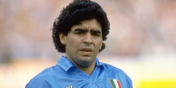 Taranto, striscione in ricordo di Diego Armando Maradona