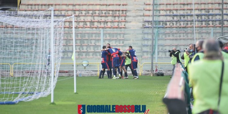 Taranto-Brindisi 1-0, la cronaca: Acquadro regala i tre punti ai rossoblu