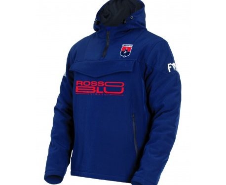 Taranto, tutto il nuovo abbigliamento sportivo e il mechandising