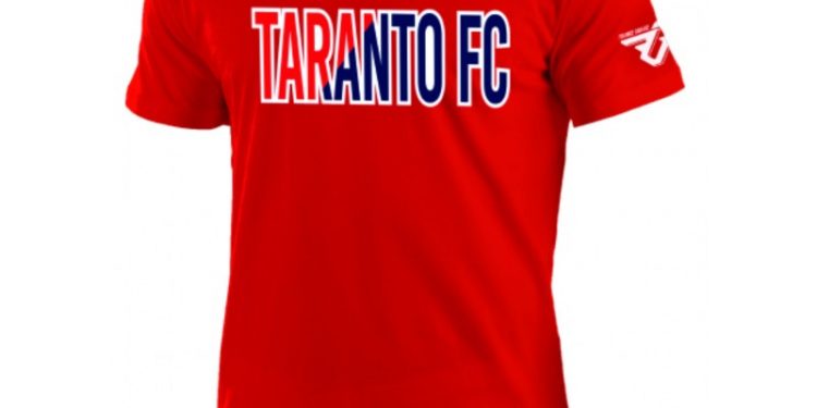 Taranto, tutto il nuovo abbigliamento sportivo e il mechandising