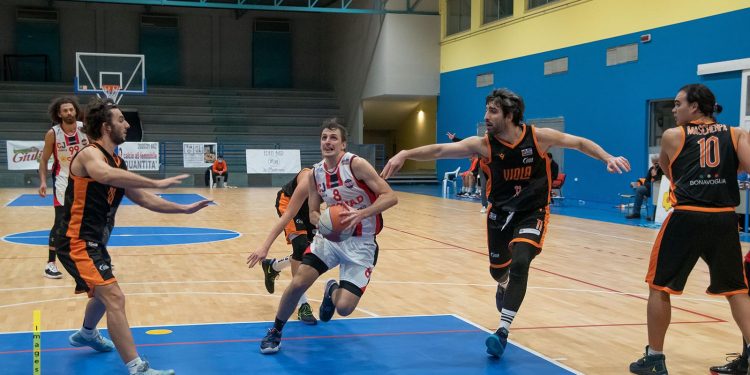 Monopoli-Taranto 71-73: ottovolante Cus Jonico!