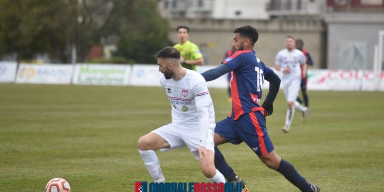 Team Altamura-Taranto 0-0, la cronaca: non basta il cuore. Finisce a reti bianche