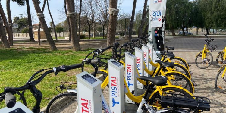 Avviato il servizio di bike sharing, Melucci: «Città più bella e vivibile»