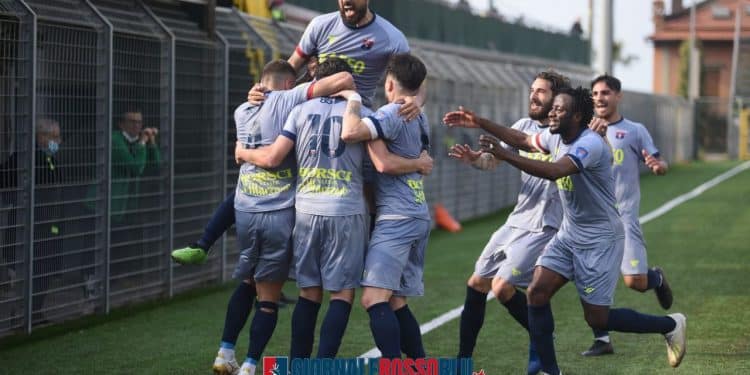 Sorrento-Taranto 0-3, la cronaca: tre limoni al “Surriento”
