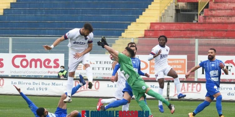 Taranto-Fidelis Andria 1-1, la cronaca: un punto che vale il primato