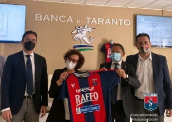 Taranto, due nuovi sponsor sulla maglia rossoblu: con Raffo anche Ninfole e Banca di Taranto
