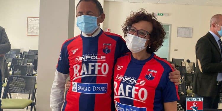 Taranto, due nuovi sponsor sulla maglia rossoblu: con Raffo anche Ninfole e Banca di Taranto