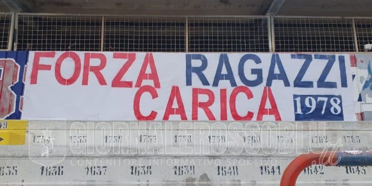 Taranto, la sorpresa degli ultras: “Forza Ragazzi Carica”