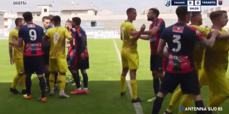 Fasano-Tarano 1-2, la moviola: rigore sacrosanto su Corvino