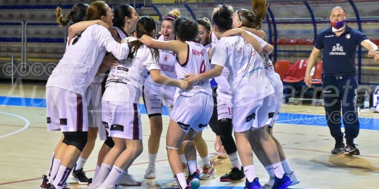 Ad Maiora Taranto-Salerno Basket 92 61-57, la fotogallery